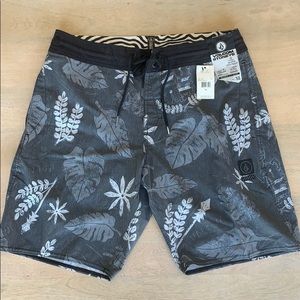 🕶Volcom Monsta Bud Stoney’s Boardshorts Size 32🕶